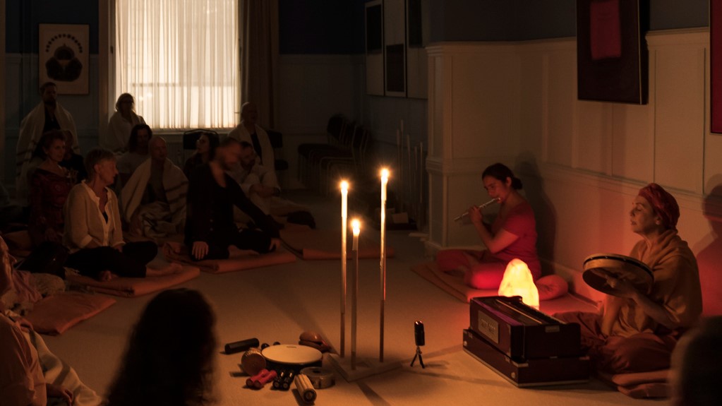 Kirtan Mørkt Tilskåret